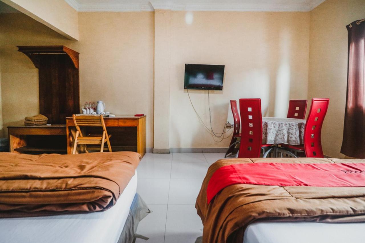เรดดอร์ซ พลัส เนียร์ จัมบี ปรีมา มอลล์ Hotel ภายนอก รูปภาพ