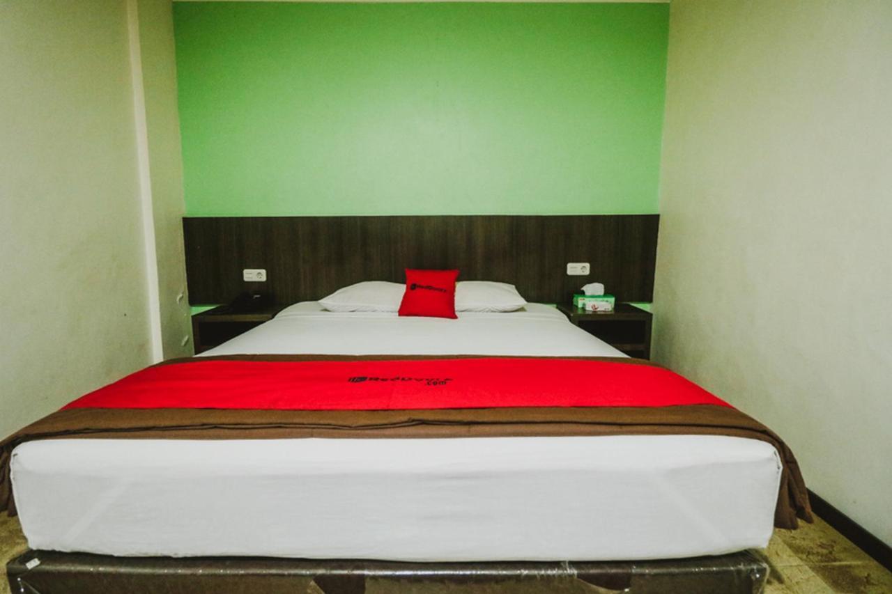 เรดดอร์ซ พลัส เนียร์ จัมบี ปรีมา มอลล์ Hotel ภายนอก รูปภาพ