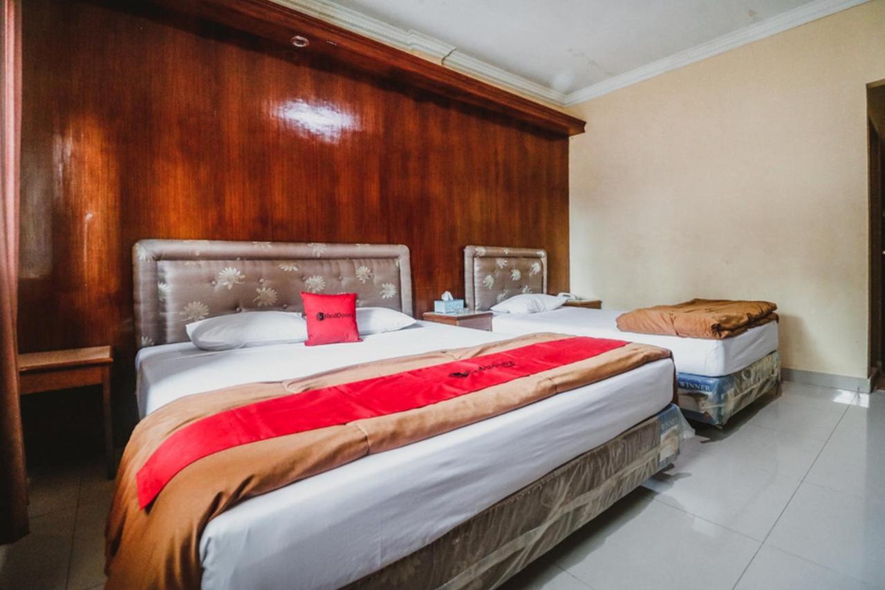เรดดอร์ซ พลัส เนียร์ จัมบี ปรีมา มอลล์ Hotel ภายนอก รูปภาพ